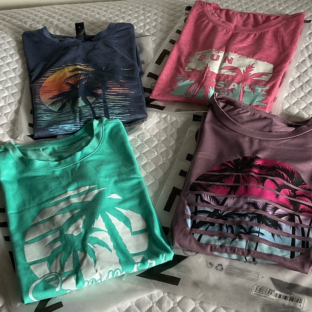 SHEIN Colorful Graphic T-Shirt Set of 4